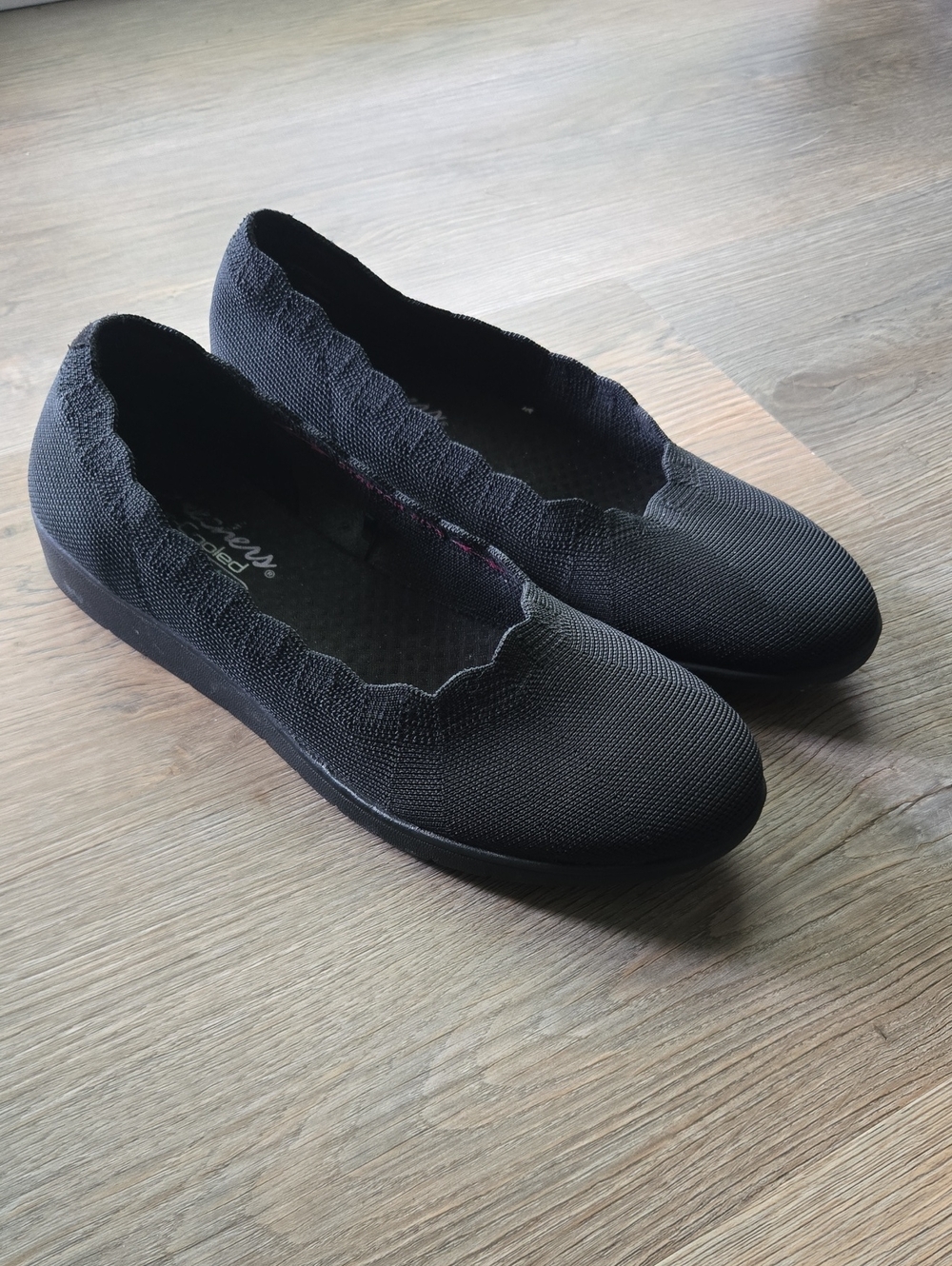 Skechers Knit Slip-On Scalloped Edge Flats